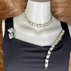 Mother of pearl disc and enamel white leaf necklace earrings and bracelet set